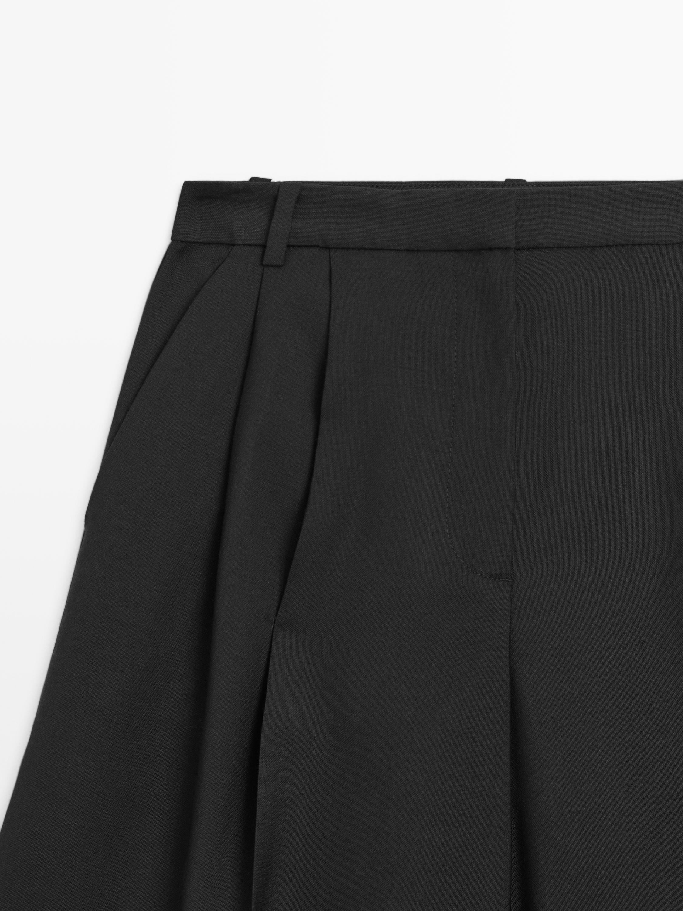 Long 100% wool Bermuda shorts